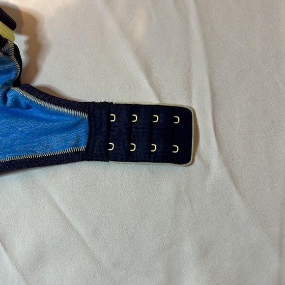 Victoria’s Secret lined Demi 36DDD - Picture 2 of 5